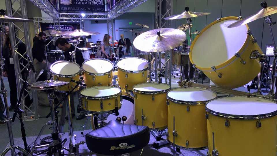dpa-microphones-teams-up-with-pearl-drums-for-dennis-chambers-solo-performance-at-namm-2016-L-2.jpg