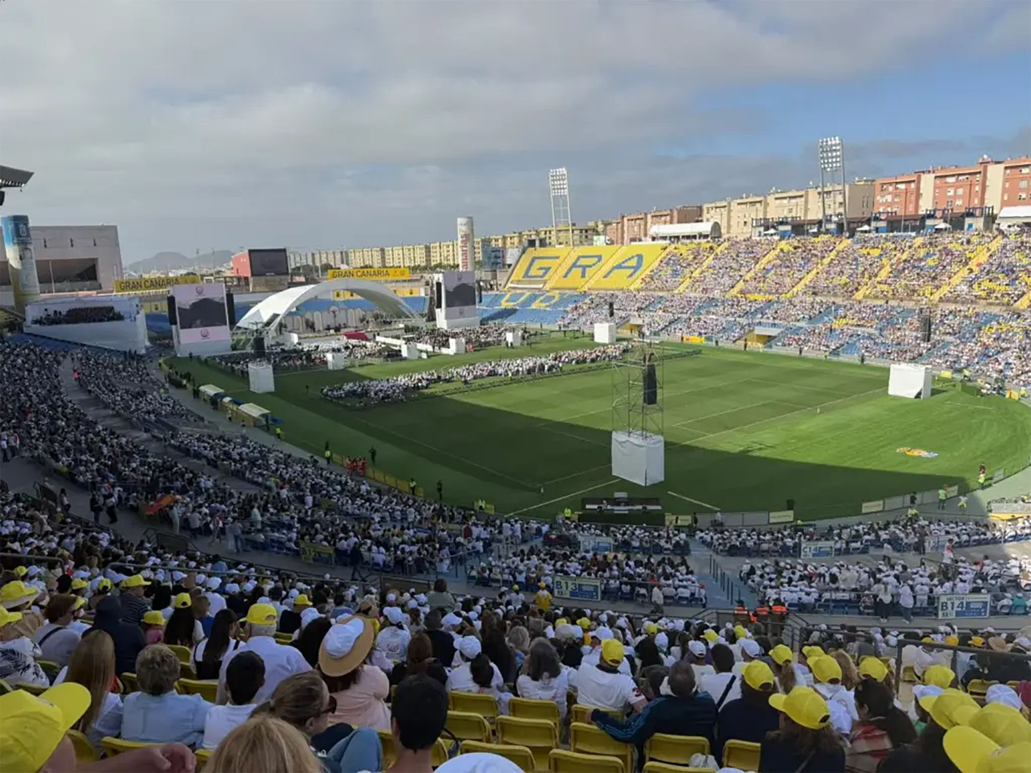Wisycom DPA Pope Leo Gran Canaria Stadium Shot